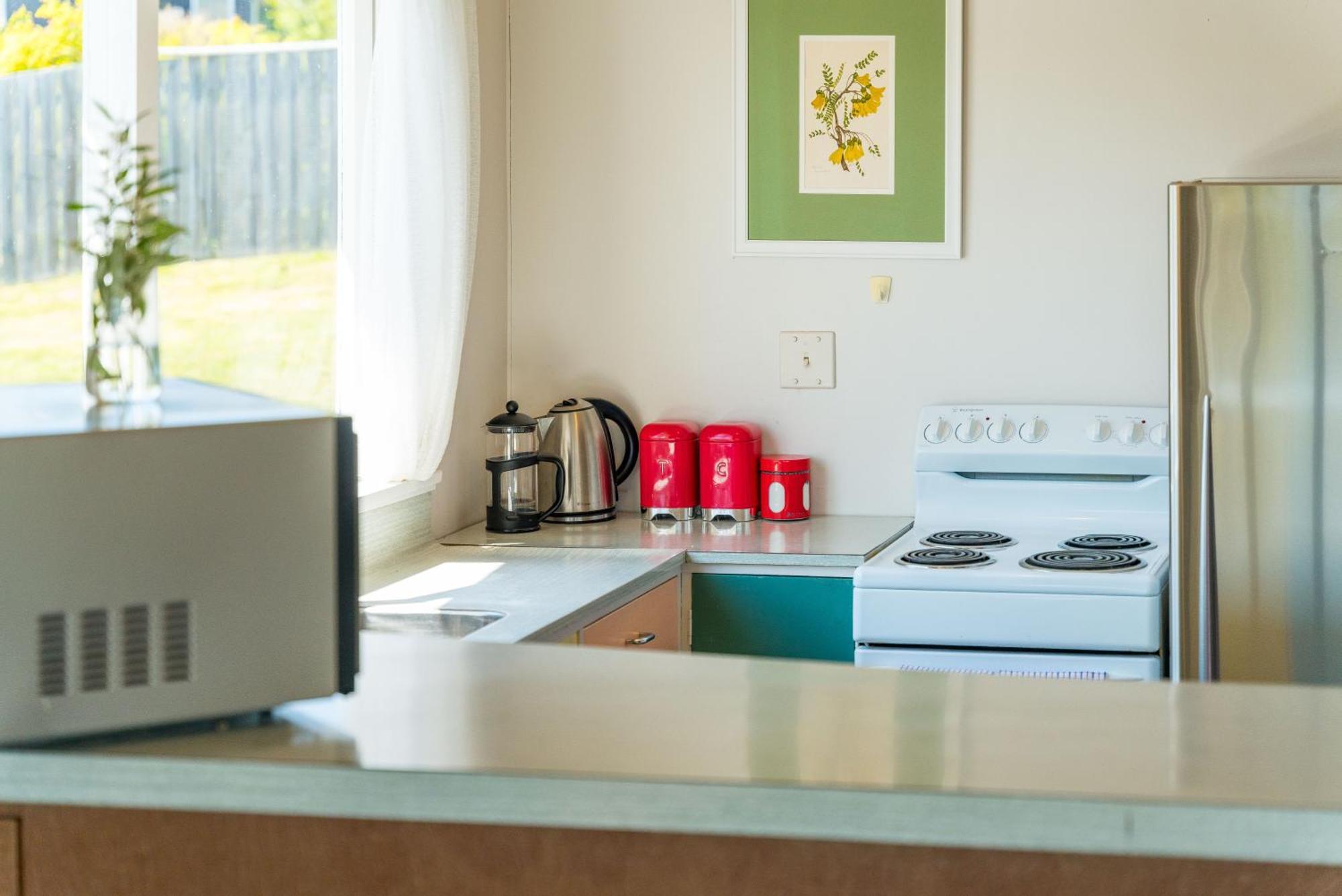 Lakeview Cottage - Rainbow Point Holiday Home タウポ エクステリア 写真