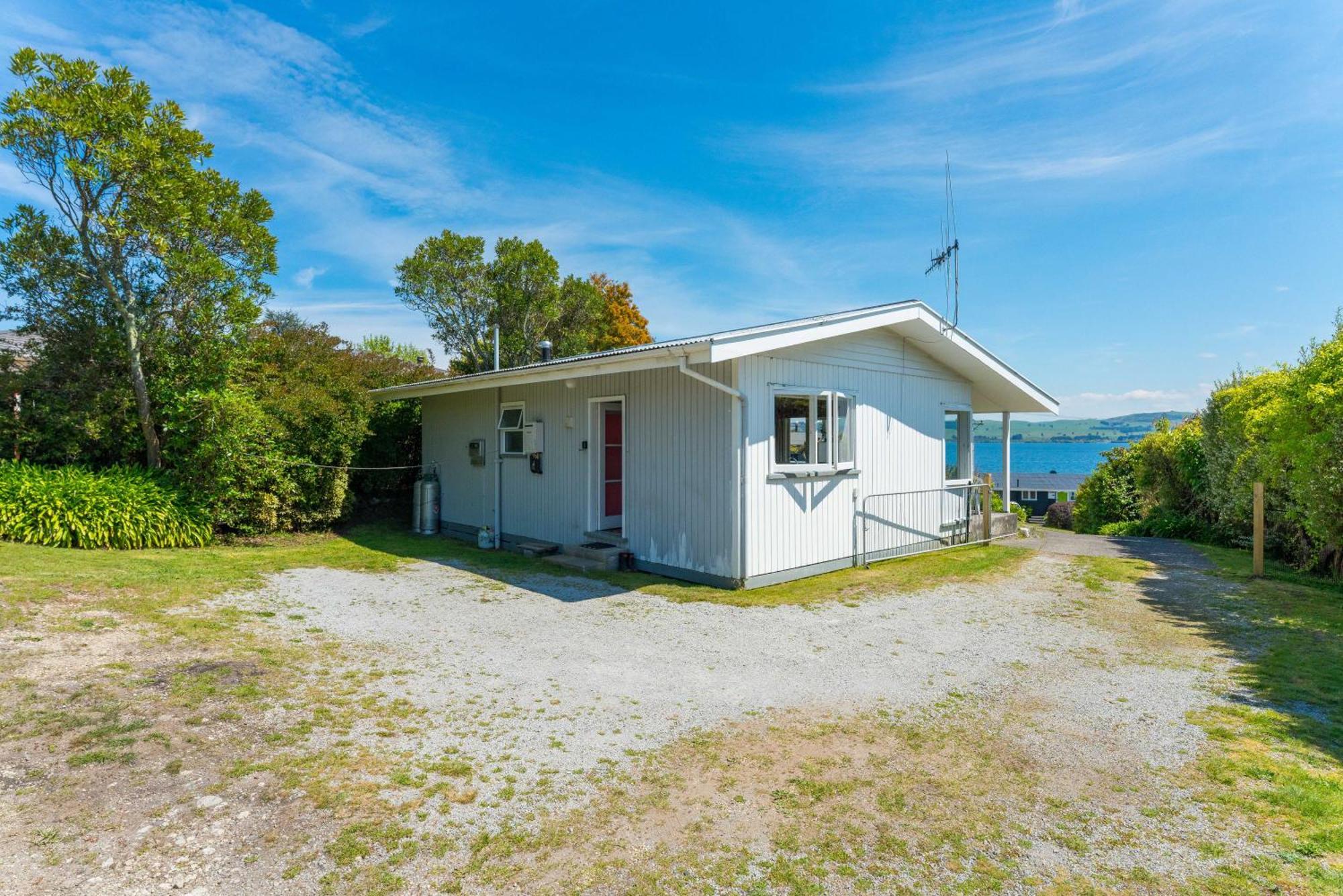 Lakeview Cottage - Rainbow Point Holiday Home タウポ エクステリア 写真