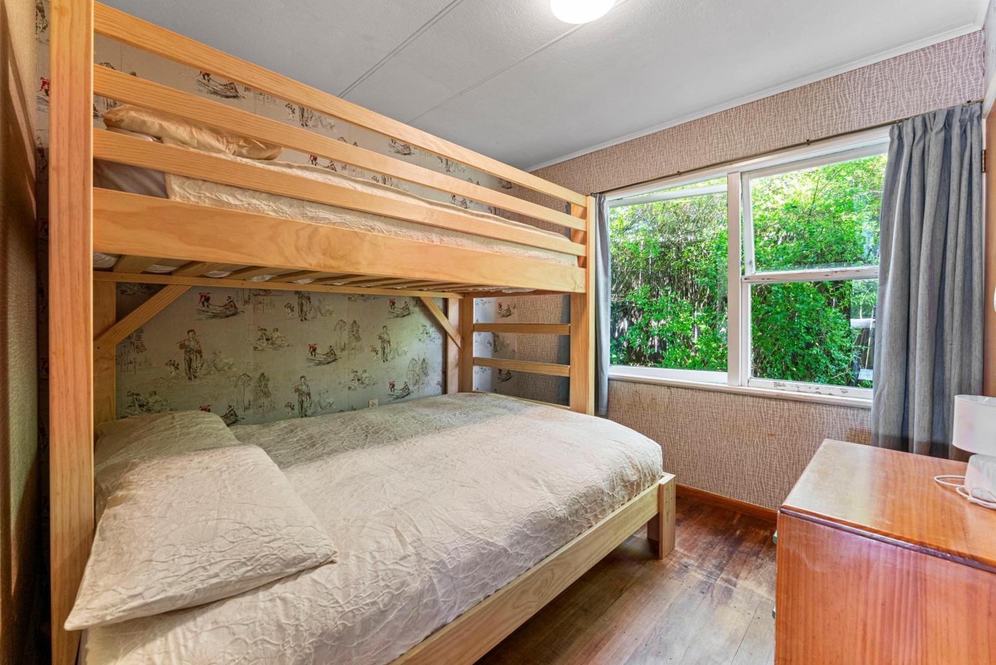 Lakeview Cottage - Rainbow Point Holiday Home タウポ エクステリア 写真