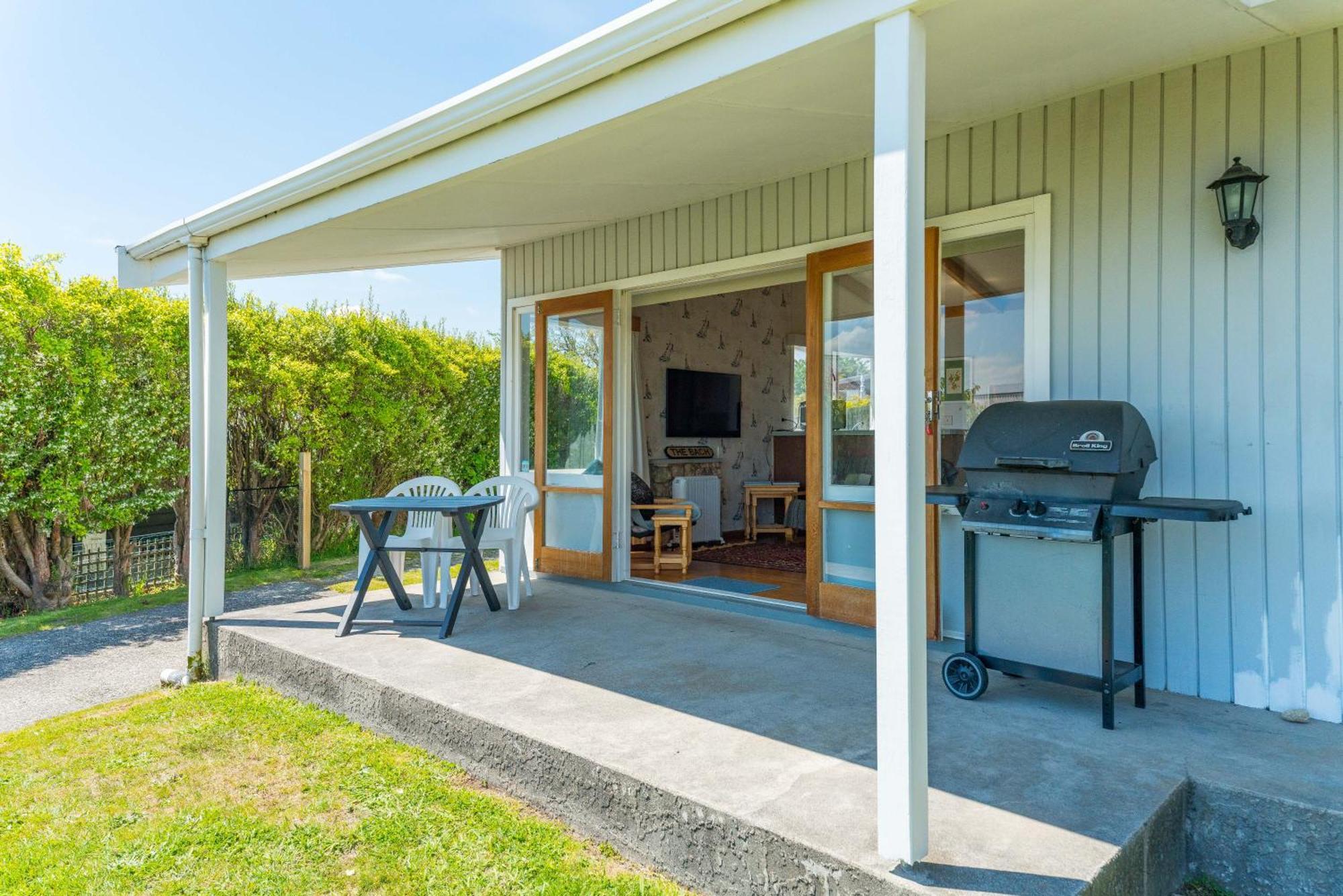 Lakeview Cottage - Rainbow Point Holiday Home タウポ エクステリア 写真
