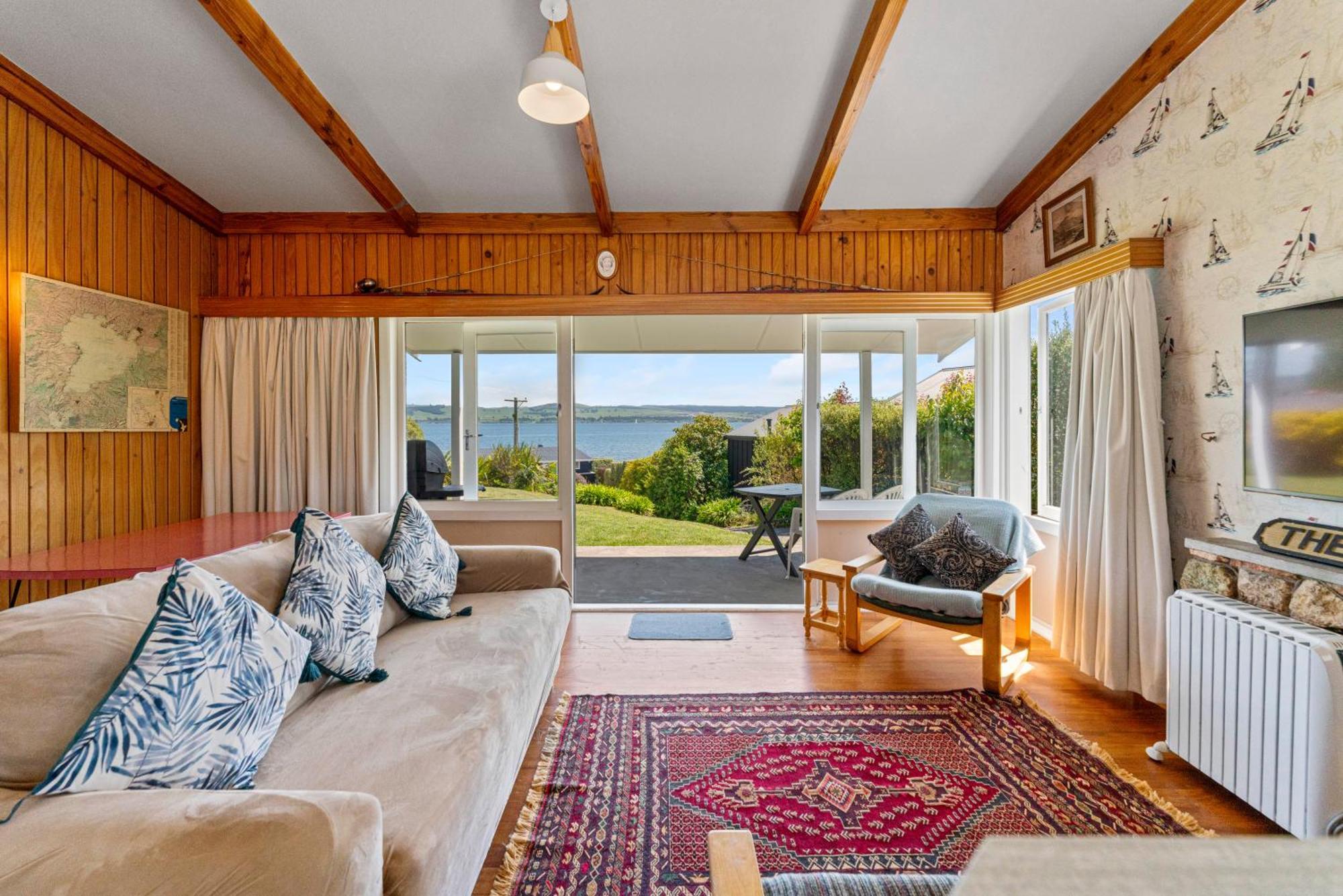 Lakeview Cottage - Rainbow Point Holiday Home タウポ エクステリア 写真