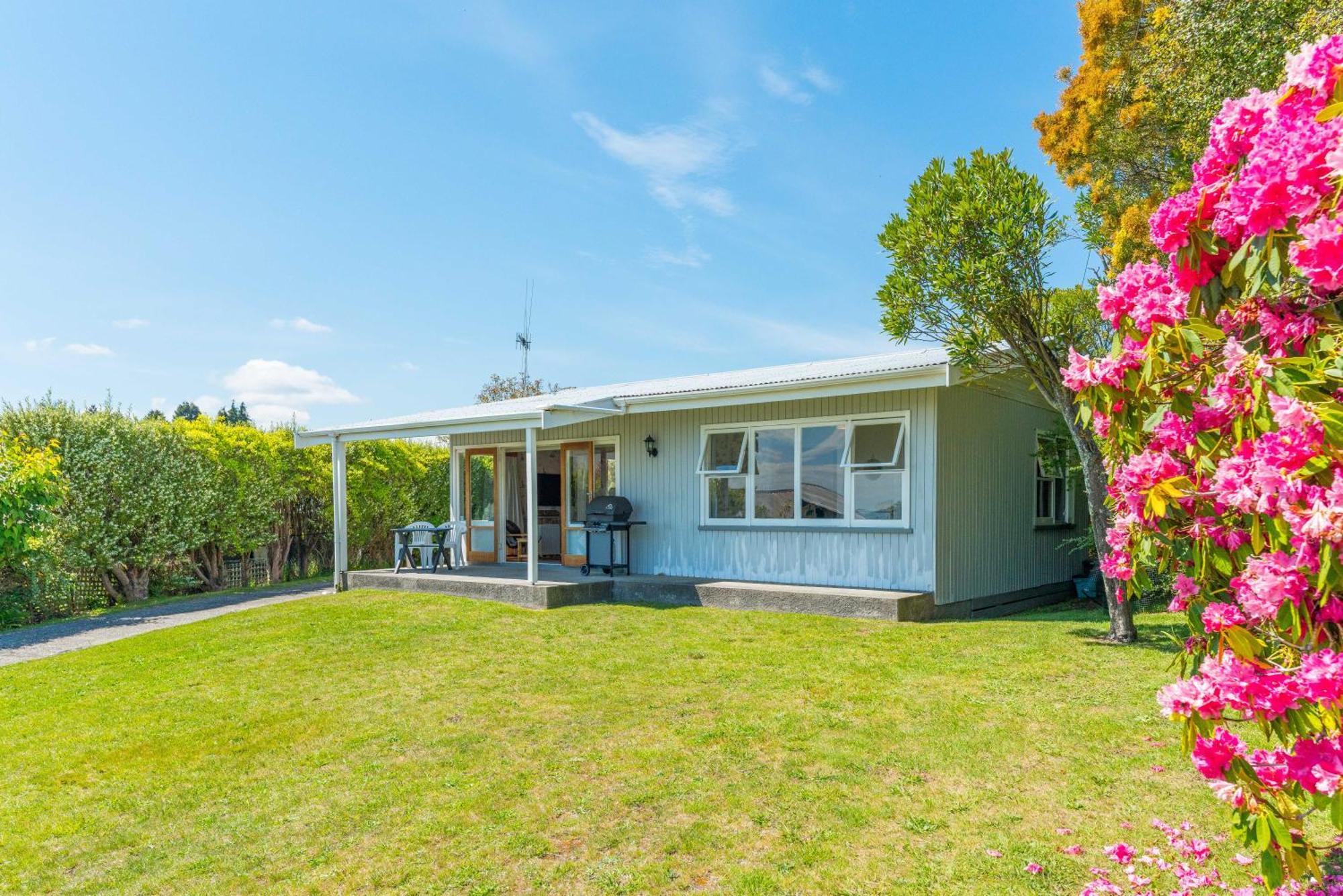 Lakeview Cottage - Rainbow Point Holiday Home タウポ エクステリア 写真